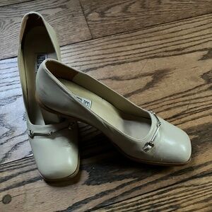 Vintage Alter Ego beige Leather Block Heel Pumps Size 7.5